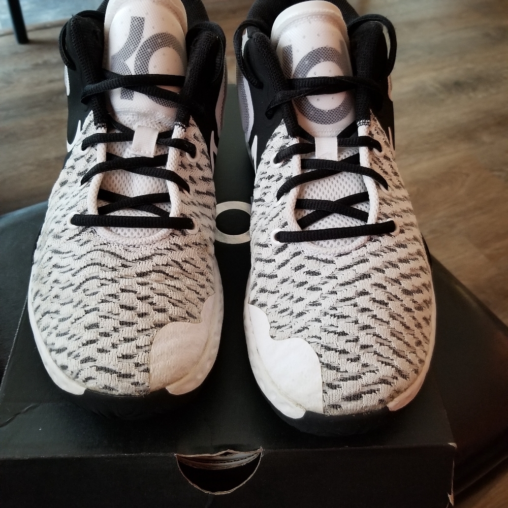 Mens 9 Nike KD Trey 5 VIII